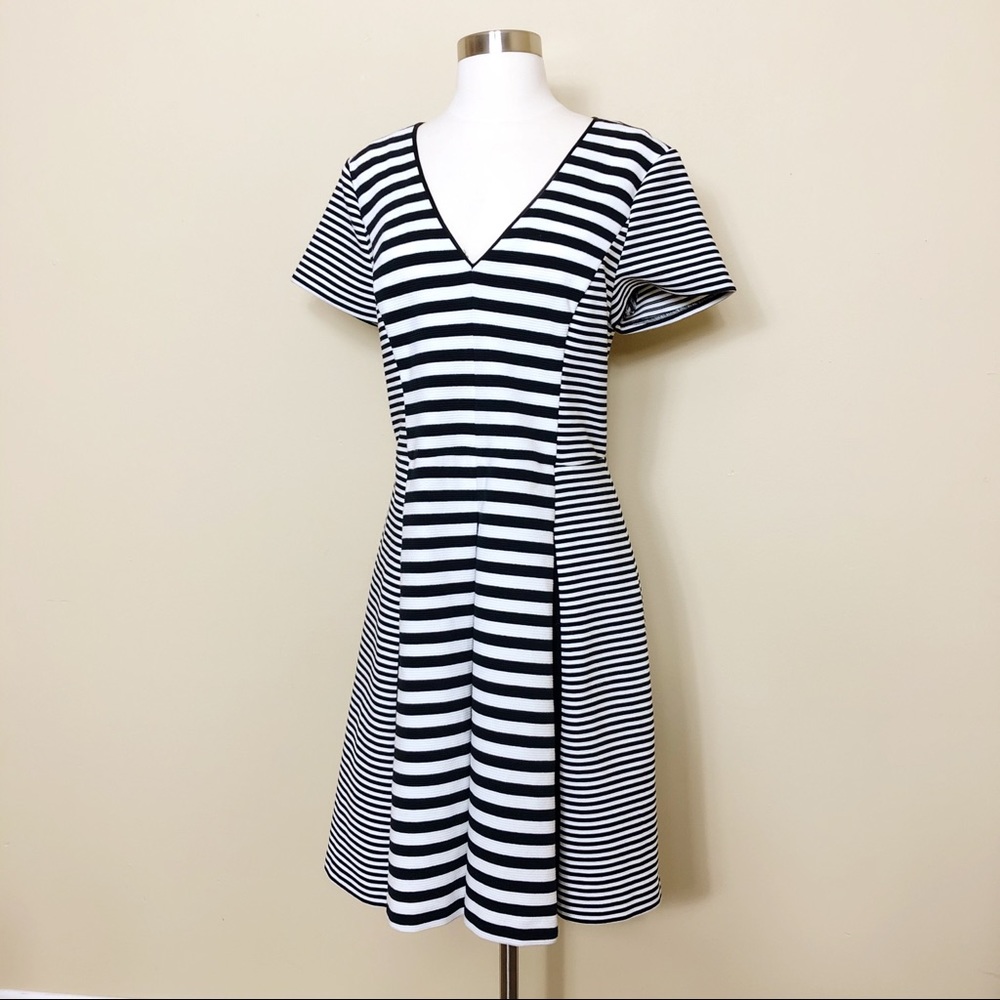 BANANA REPUBLIC black white striped pleated dress